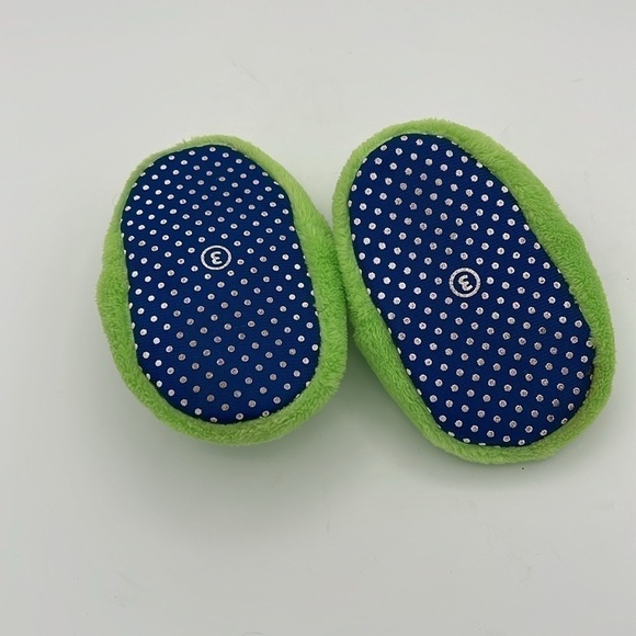 2 piece bundle monster slippers and short sleeve tee onesie 6 months - Picture 4 of 5